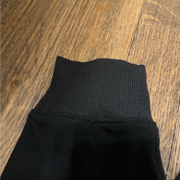black joggers with cuffs at the bottom!🖤 - Picture 3 of 3